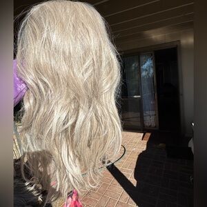 Luxurious Blonde Wavy Hair Wig